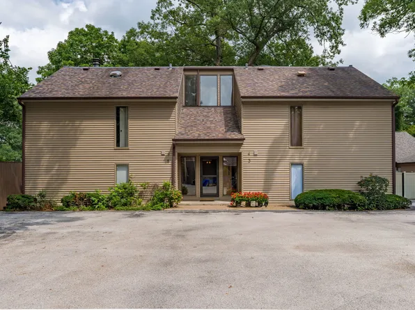 3624 38th St APT 6, Rock Island, IL 61201