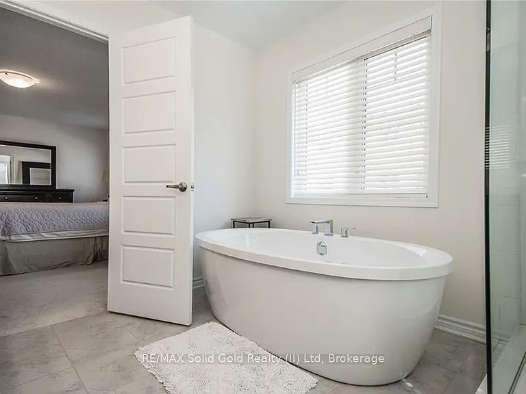 48 Pointer St — Photo 39