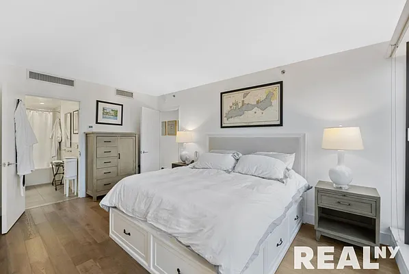 Rented by REAL New York | media 20