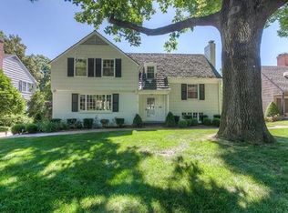 6529 Sagamore Rd, Mission Hills, KS 66208