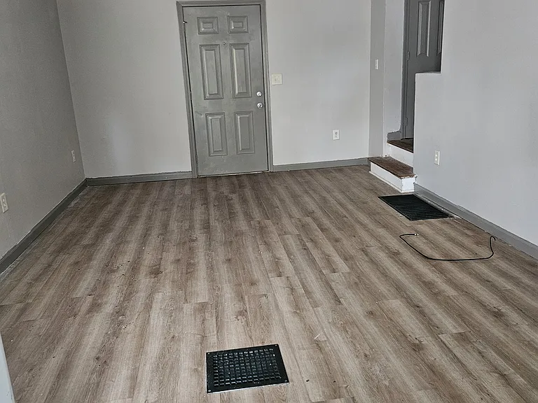 60 N Waverly St — Photo 1