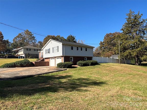 4th image of 119 Trailwood Dr