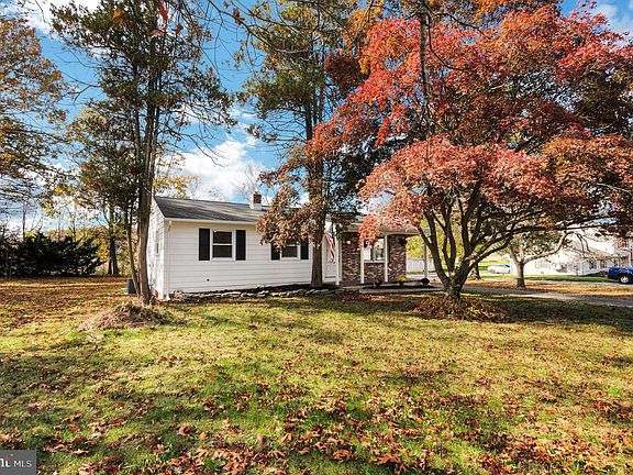 2nd image of 746 Becker Dr