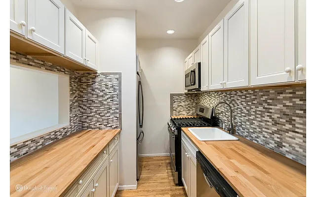 Sold by Douglas Elliman | media 23