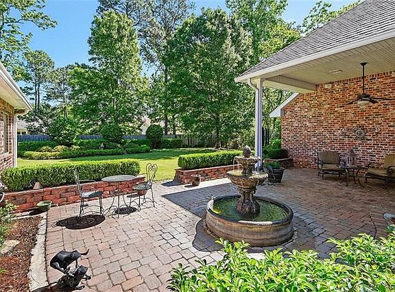 3rd image of 104 Fontainbleau Dr