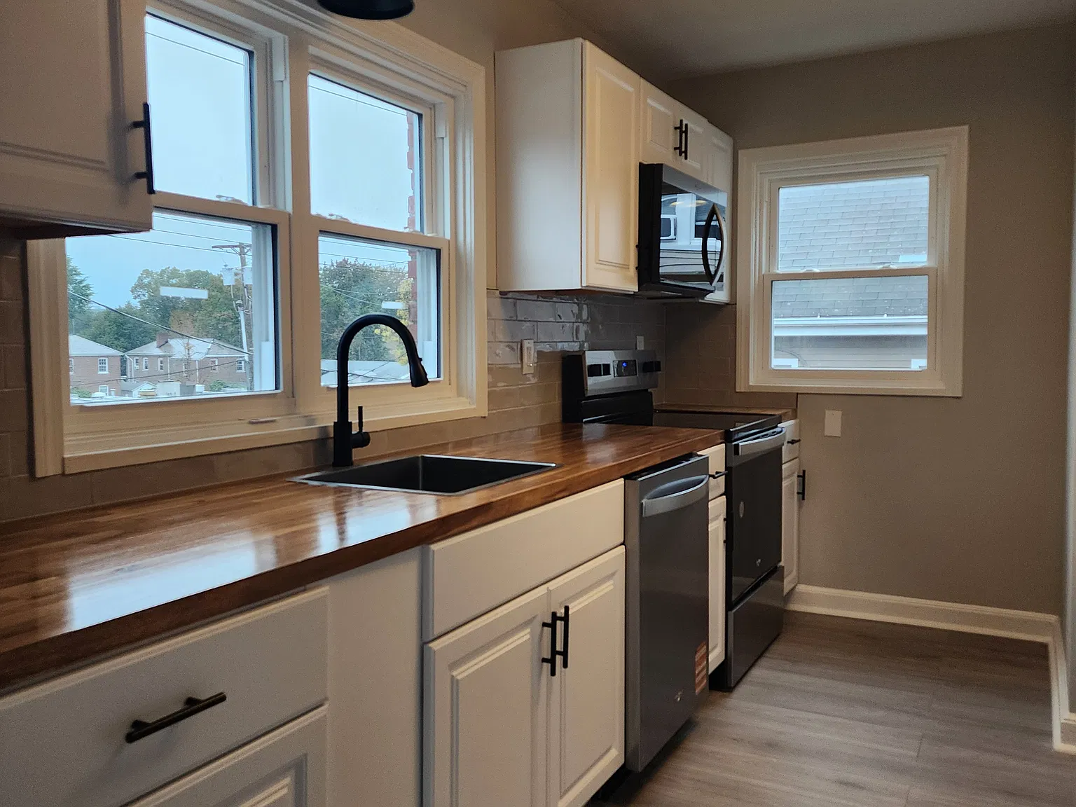 1 bed, 975 sqft, $2,450 — Photo 4