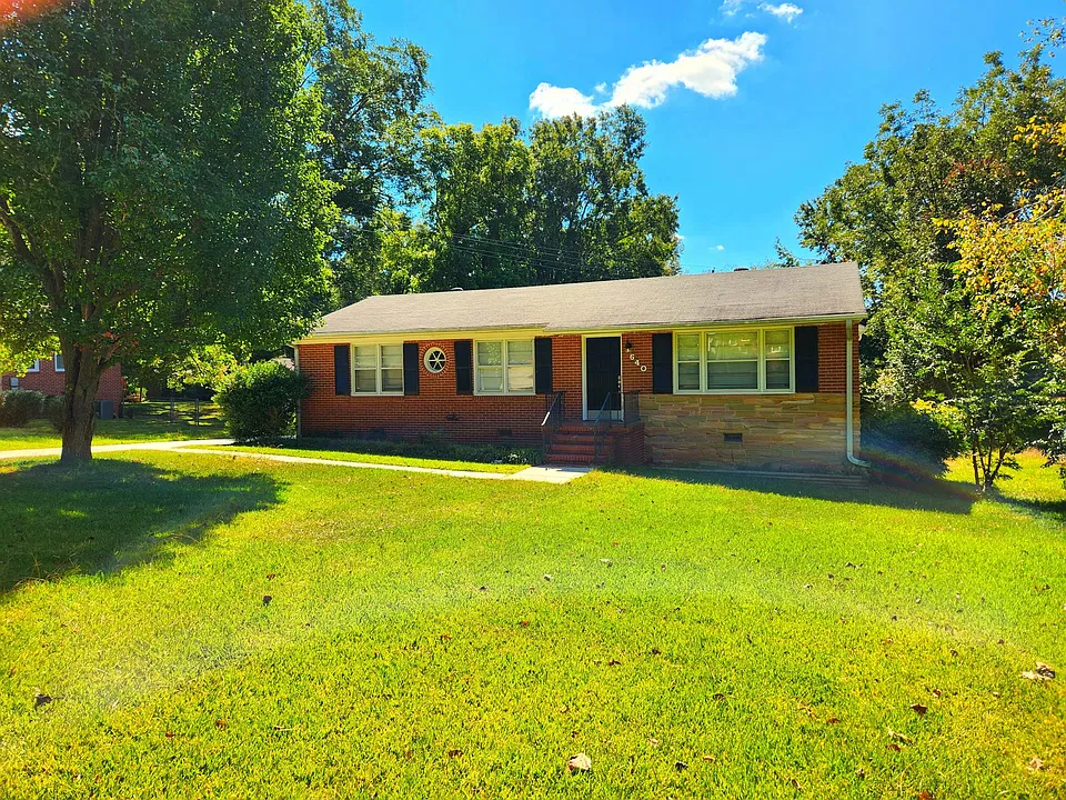 640 Grandview Dr