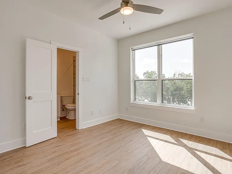 2333 Benbrook Blvd — Photo 39