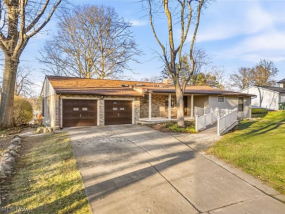 2nd image of 3595 Rolling Ridge Rd NE