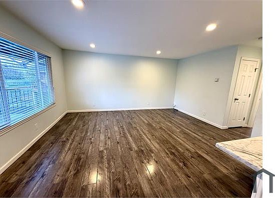 3rd image of 791 Farm Dr APT 3