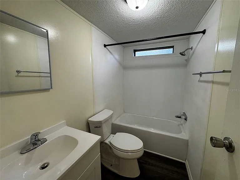 1001 NE 77th St #25 — Photo 11