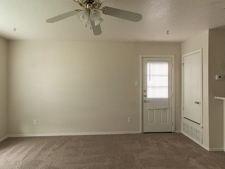 4101A Gus Dr — Photo 7