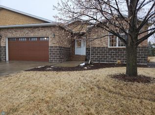 3814 41st Ave S, Moorhead, MN 56560