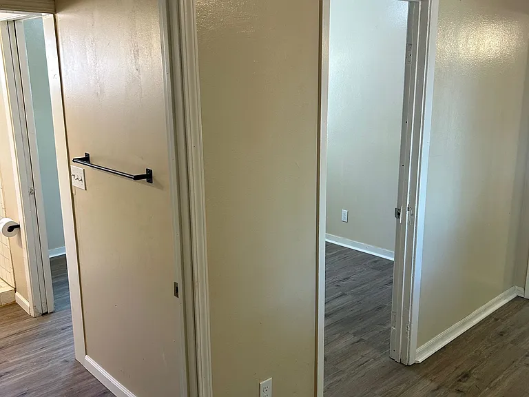 6874 Crump Ave — Photo 10
