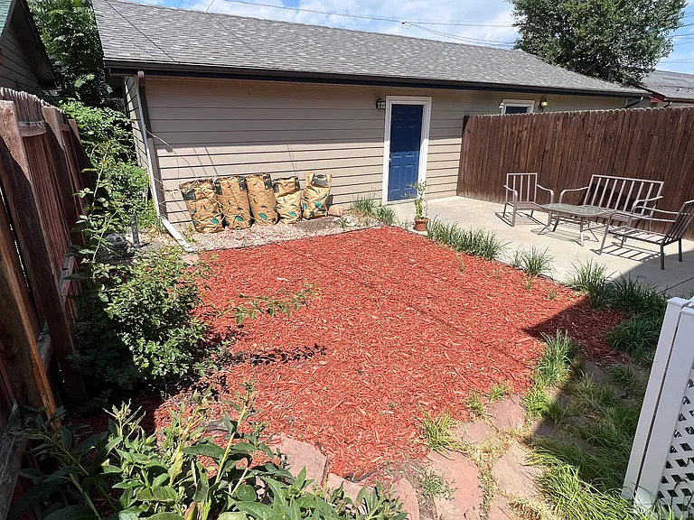 2137 S Lincoln St — Photo 15