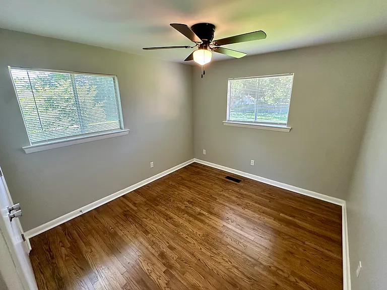 8106 Royal Dr — Photo 24