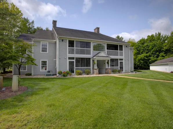 920 Oakbrook Dr, Jackson, MI 49203