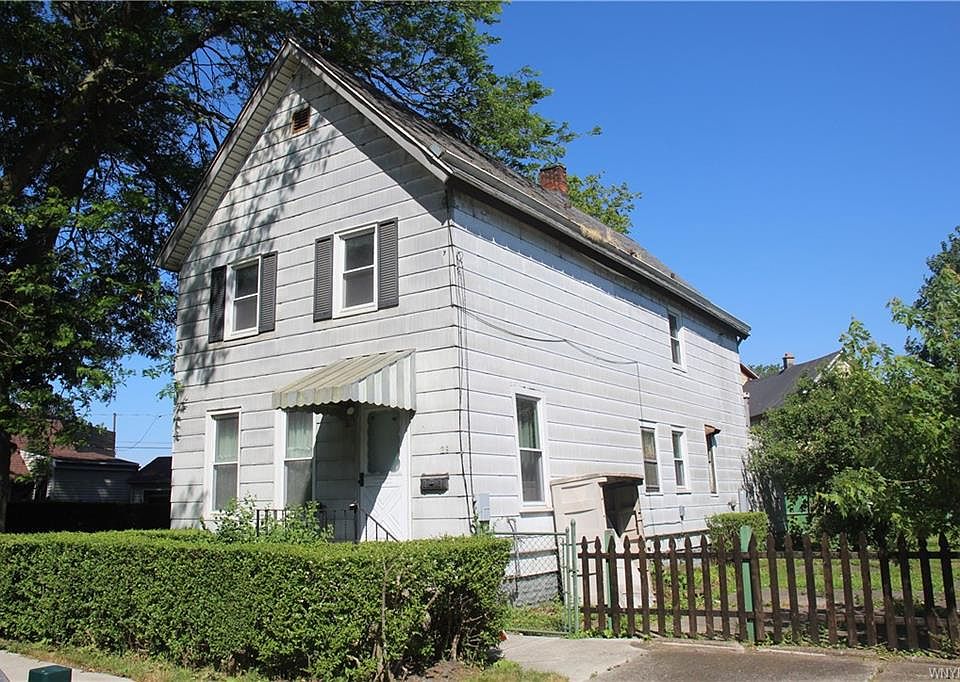 2nd image of 28 Saint Clair St