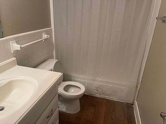 5th image of 1935 Dawsey St APT 2
