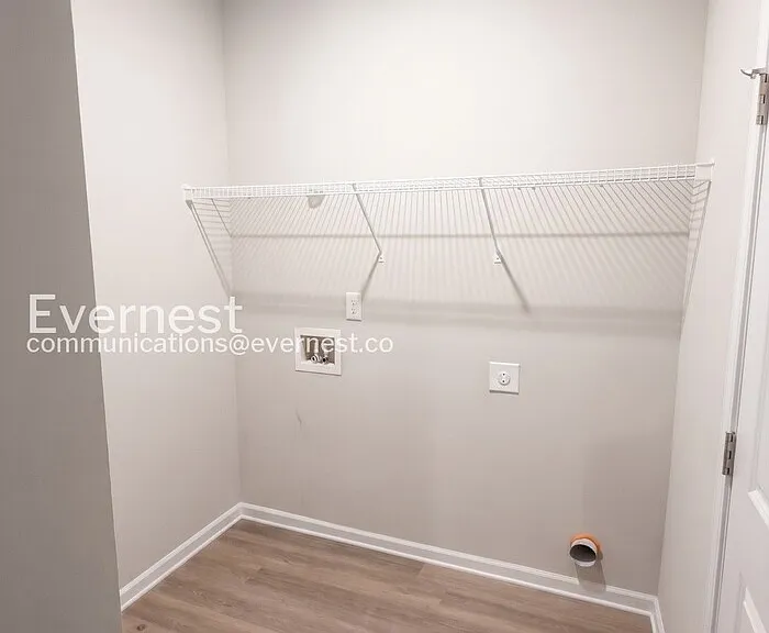 141 Culver St — Photo 17