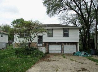 402 S Franklin St, Spring Hill, KS 66083