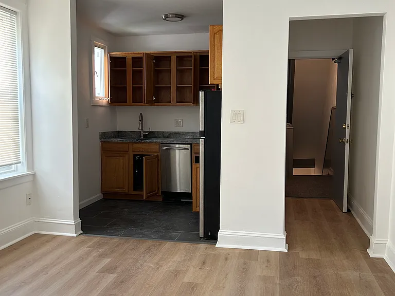 344 S 4th St #3R — Photo 8