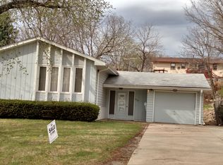 9704 Grand Ave, Omaha, NE 68134