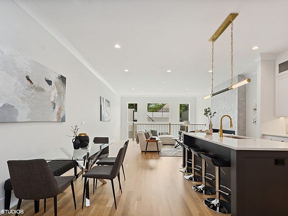 5th image of 2843 N Francisco Ave