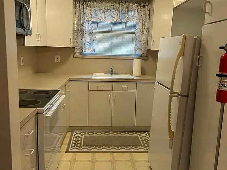 816 Kingsland Ln #2 — Photo 4