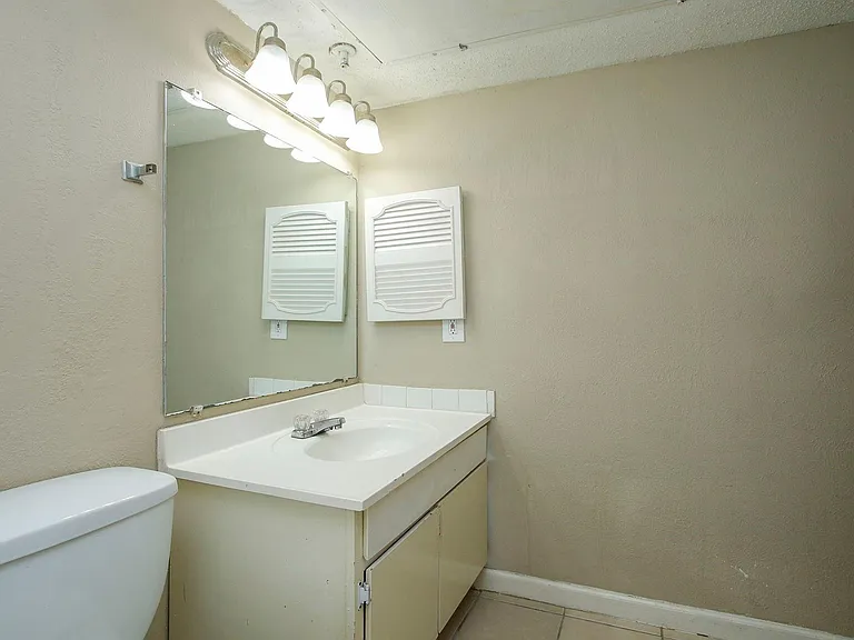 2822 S Bartell Dr #6 — Photo 24