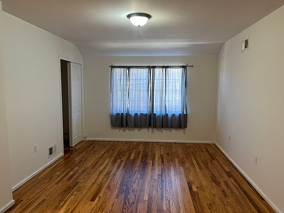 5th image of 208 Bethel Ave Floor 2