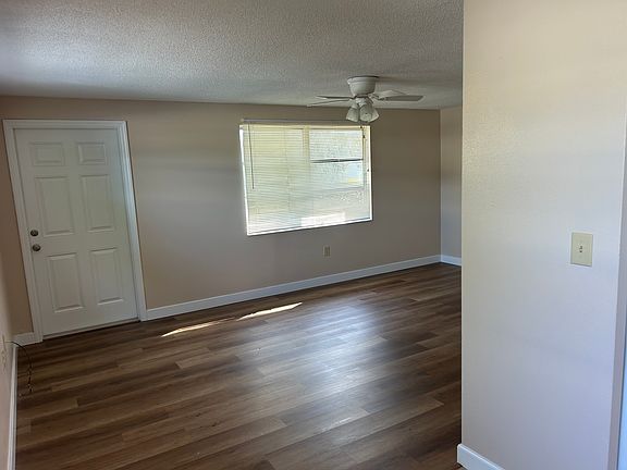 3rd image of 1123 27th Ave W