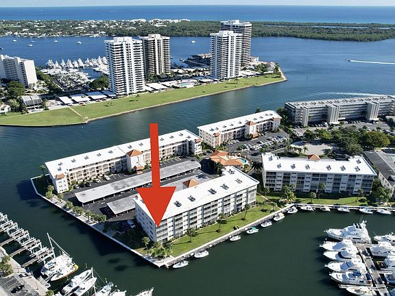 2nd image of 21 Yacht Club Dr APT 208