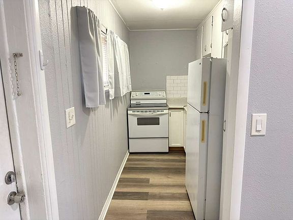 3rd image of 113 NE Madison Cir N APT 7