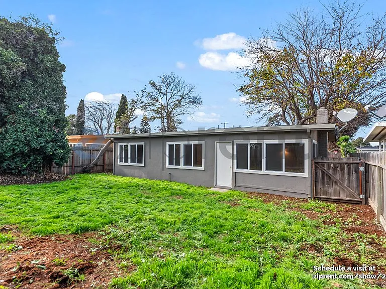2802 Georgetown St — Photo 18