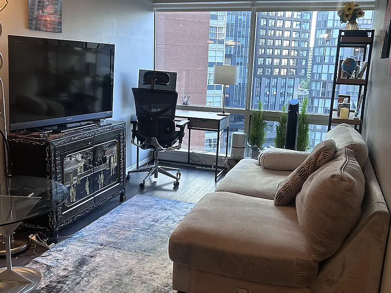 1001 Bay St #1009 — Photo 13