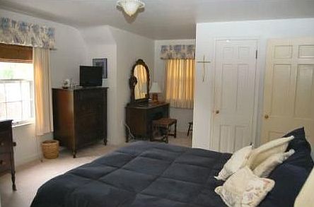 5th image of 915 Hutchins Ave