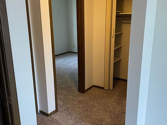 5th image of 4571 Vasey Ave APT 3