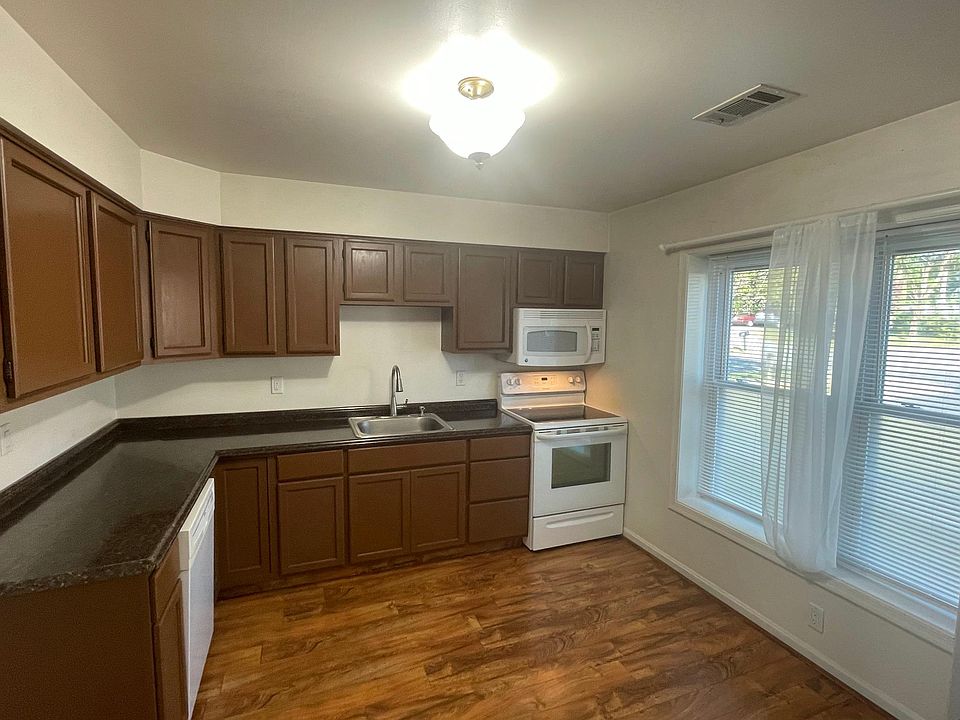 310 S 11th St Purcellville, VA, 20132 Apartments for Rent Zillow