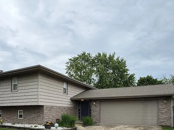 3 Devon Rd, Bloomington, IL 61704