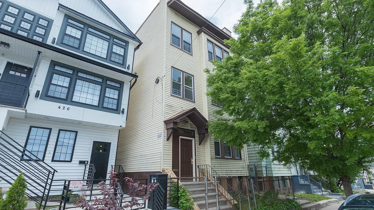 Building Photo - 428 Avon Ave #2