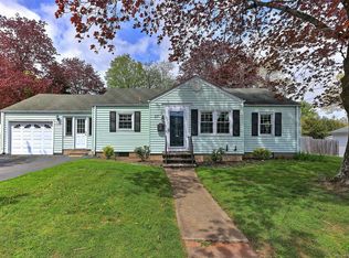 27 Knob Hill Dr, Hamden, CT 06518