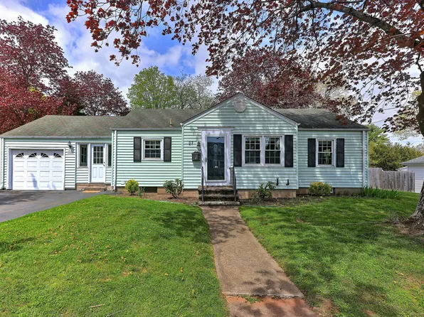 27 Knob Hill Drive, Hamden, CT 06518