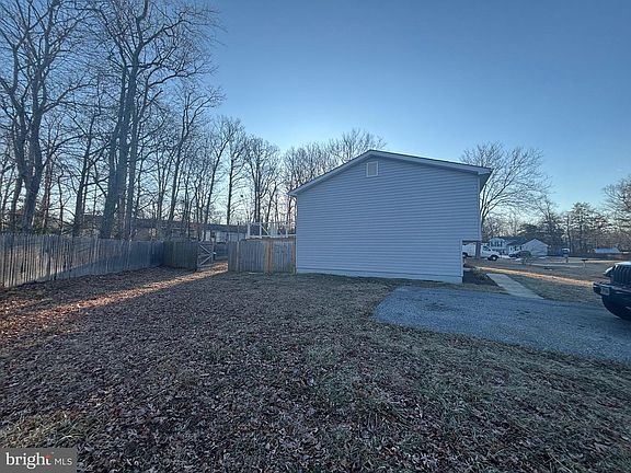 5th image of 12820 Twin Oak Dr