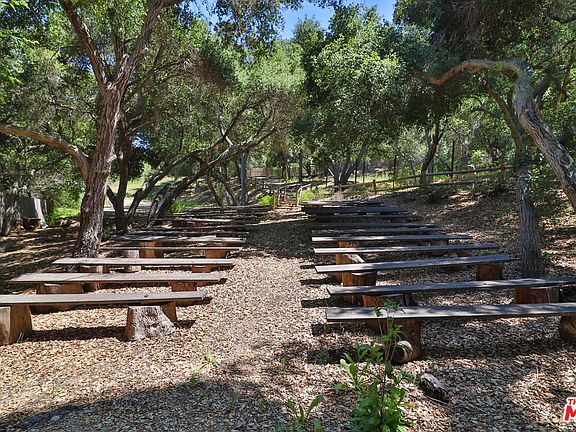 3rd image of 301 Old Topanga Canyon Rd