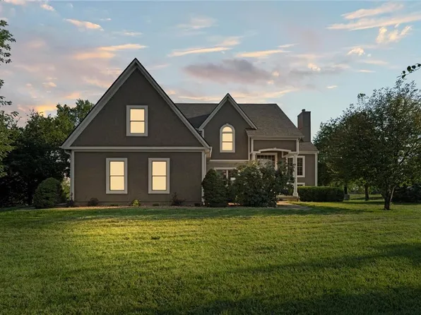 4390 Stafford Ter, Wellsville, KS 66092