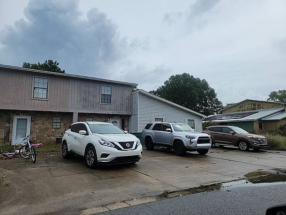 3rd image of 611 Sandalwood Dr