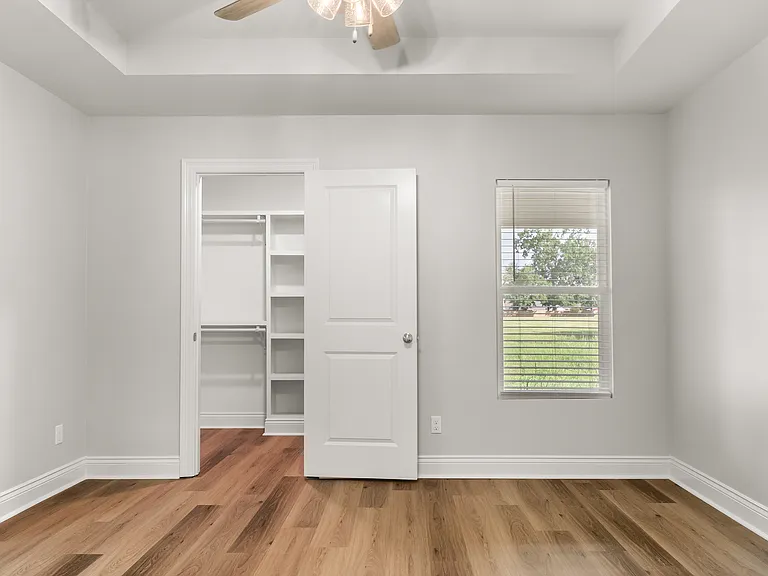 347 Marie St — Photo 12