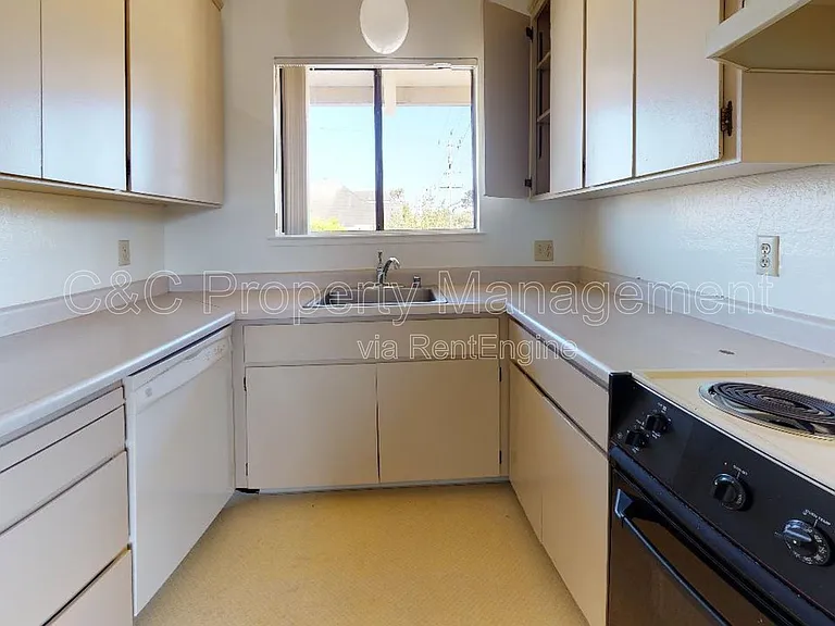 530 Junipero Ave #5 — Photo 2