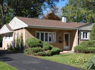 6420 Powell St, Downers Grove, IL 60516